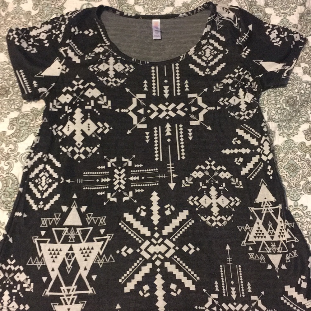 LuLaRoe Aztec Classic Tee